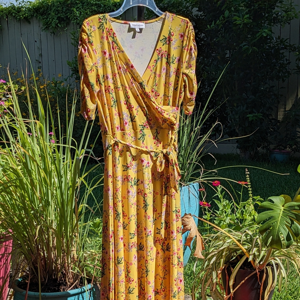 Maxi yellow floral dress